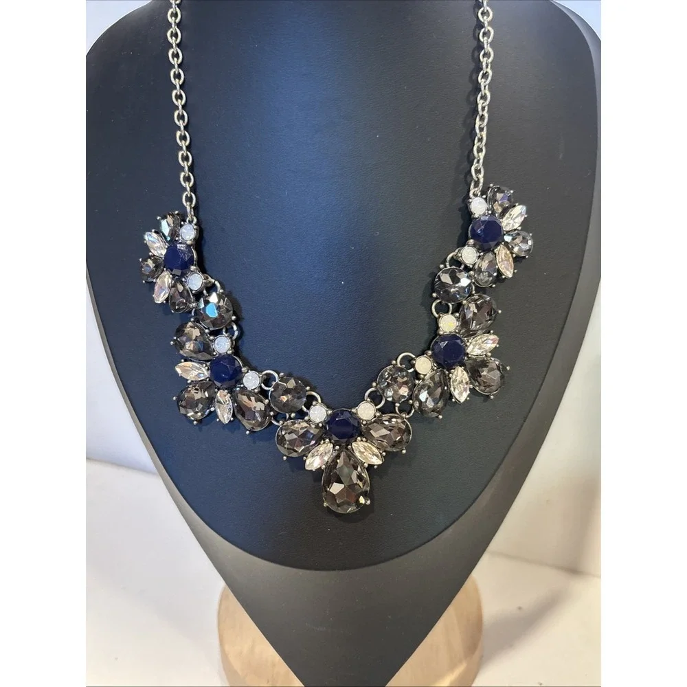 Statement Bib Necklace Gray Crystal Rhinestone Floral Cluster 19 Inch Chain